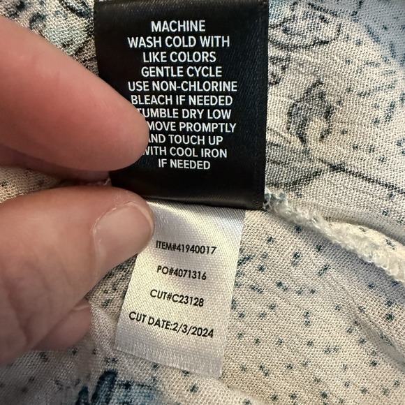 Torrid Blouse Womens 4 Blue Paisley V Neck Tassel Long Sleeve Boho - Picture 7 of 10